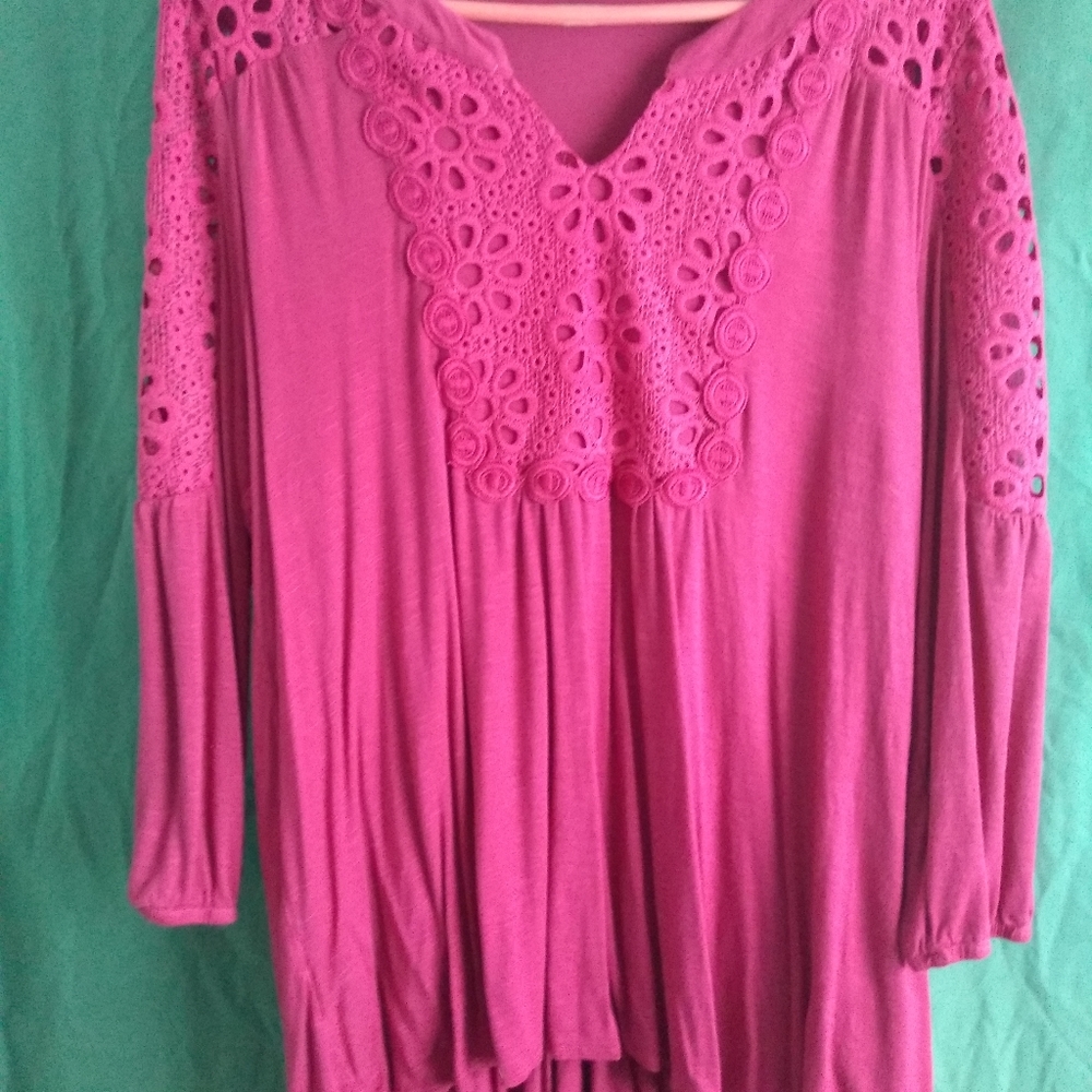 Woman mid sleeve shirt